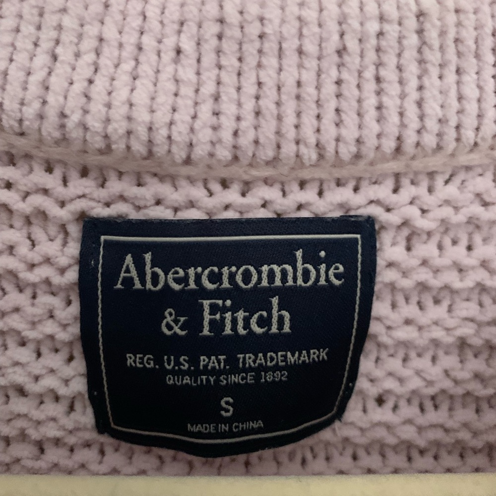 Abercrombie and Fitch Women’s Two Tone Sweater - Picture 4 of 4